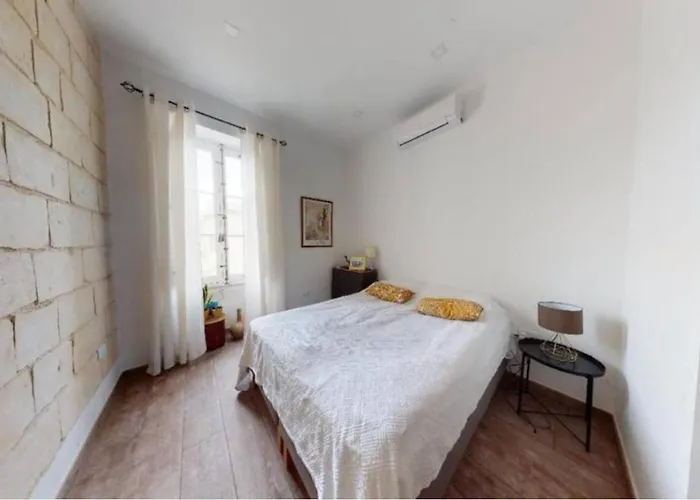 Double Bedroom In St Julians In Shared House