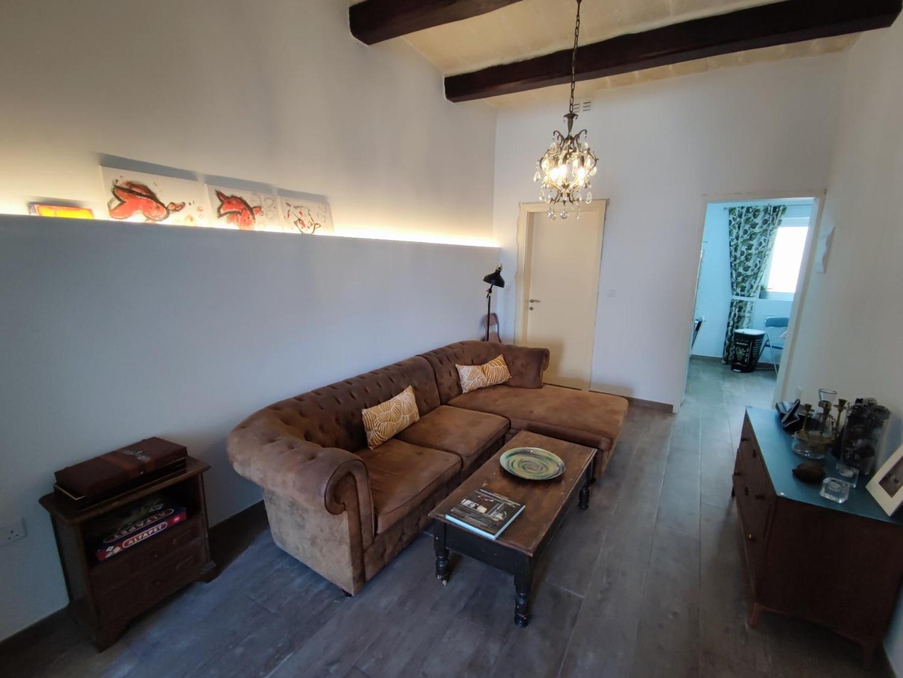 Homestay Double Bedroom In St Julians In Shared House *