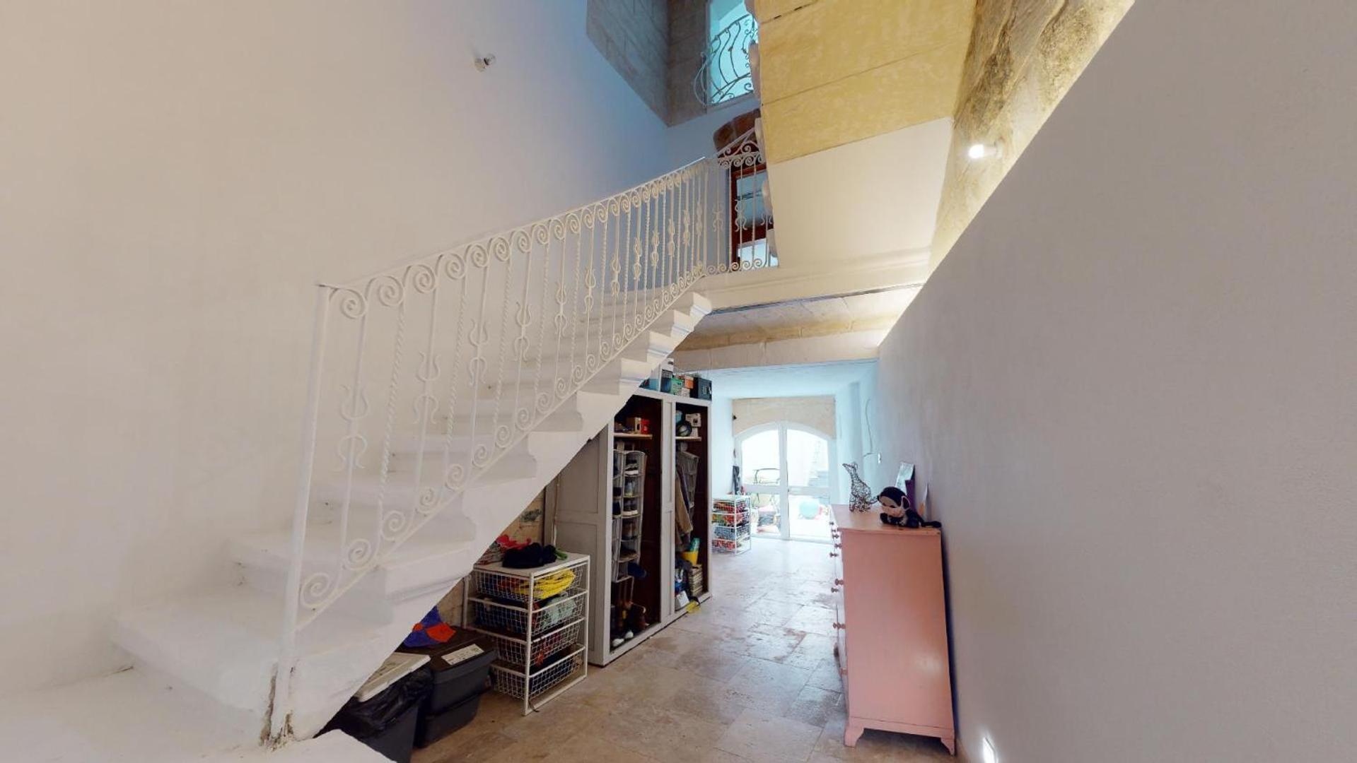 Double Bedroom In St Julians In Shared House *