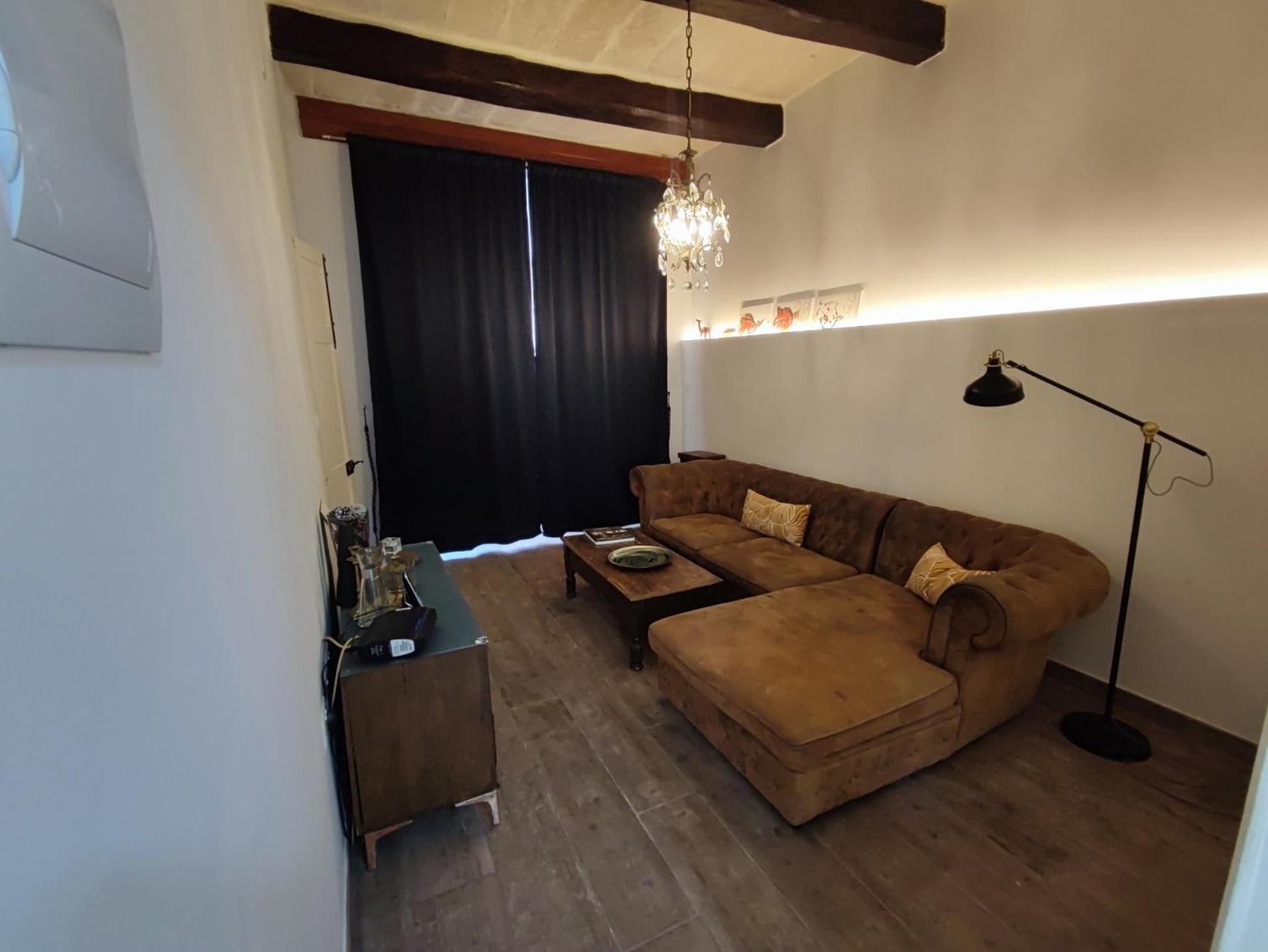 Double Bedroom In St Julians In Shared House Homestay