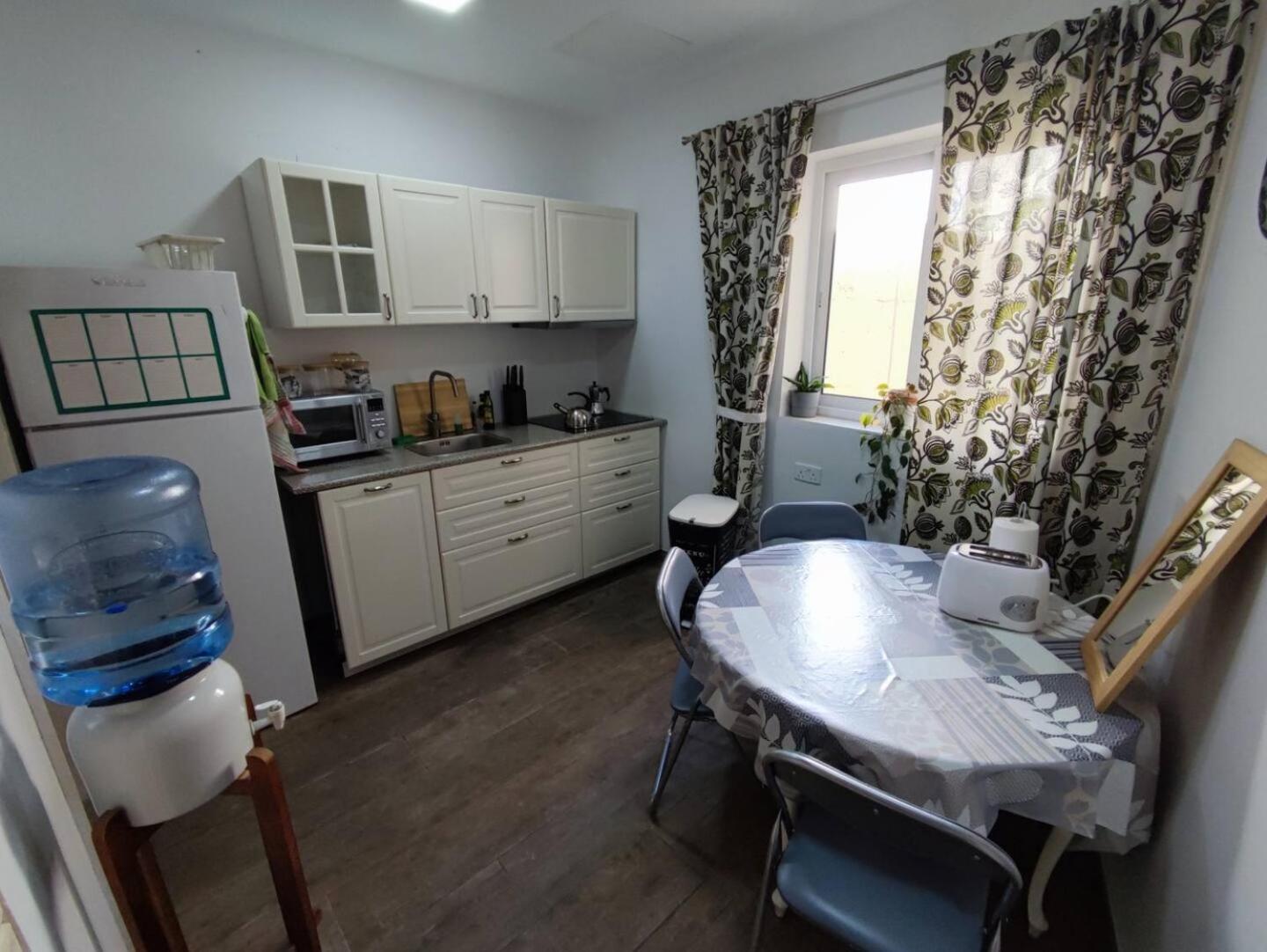 Homestay Double Bedroom In St Julians In Shared House *
